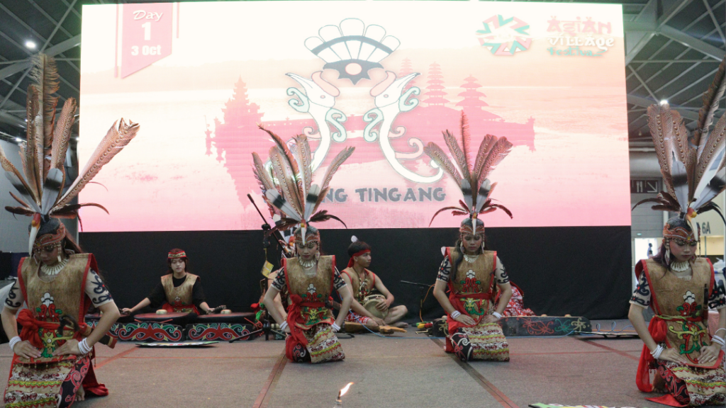 Kalimantan Tribe Dance